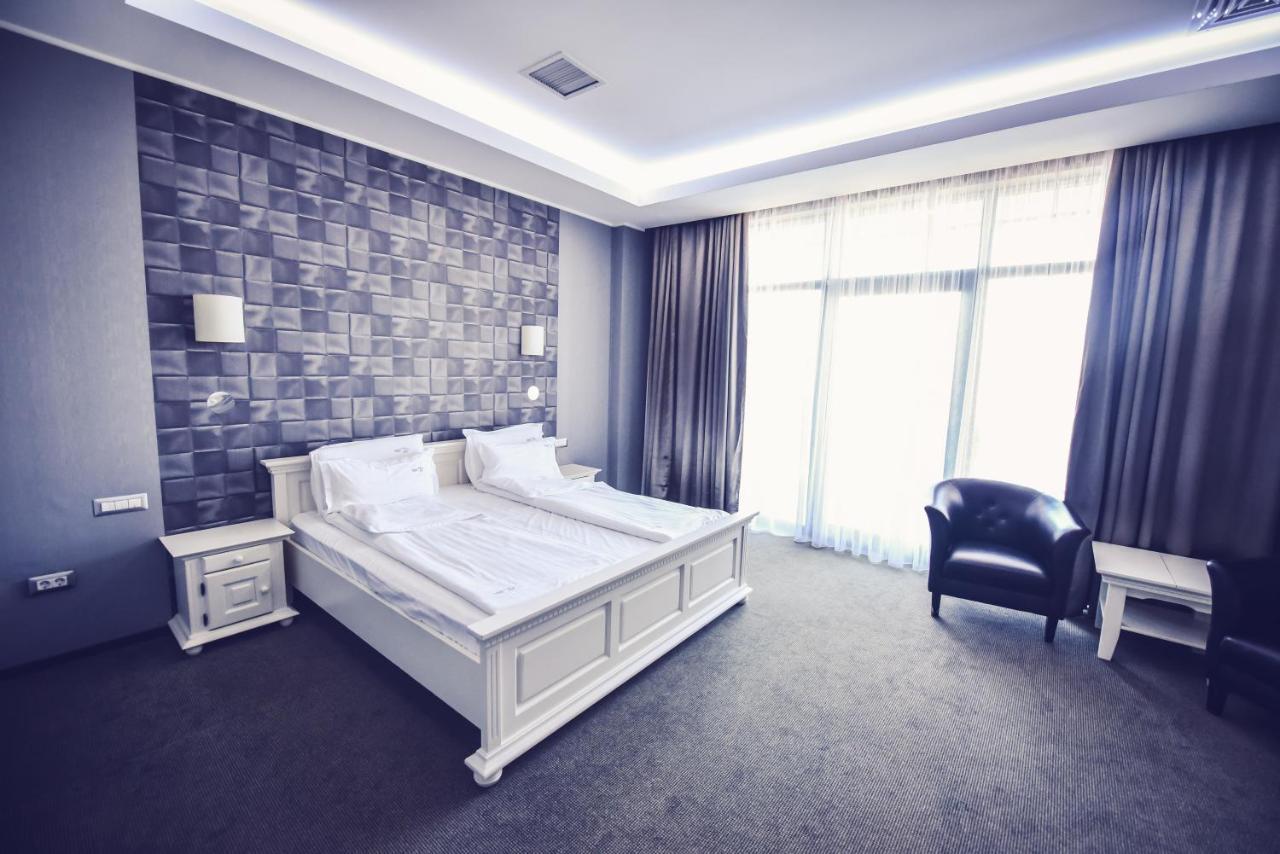 Hotel Spa Ice Resort Ghiroda Bagian luar foto