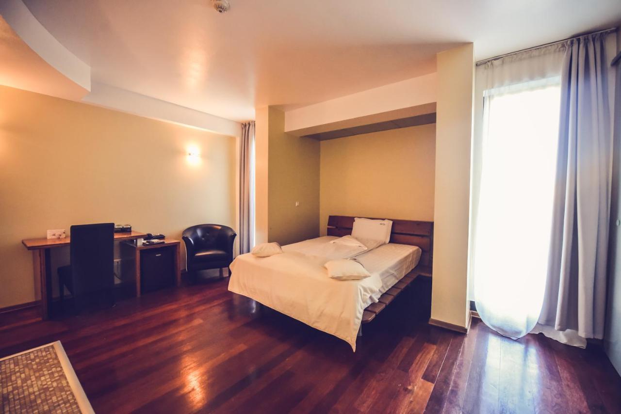 Hotel Spa Ice Resort Ghiroda Bagian luar foto