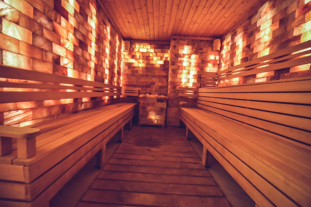 Hotel Spa Ice Resort Ghiroda Bagian luar foto